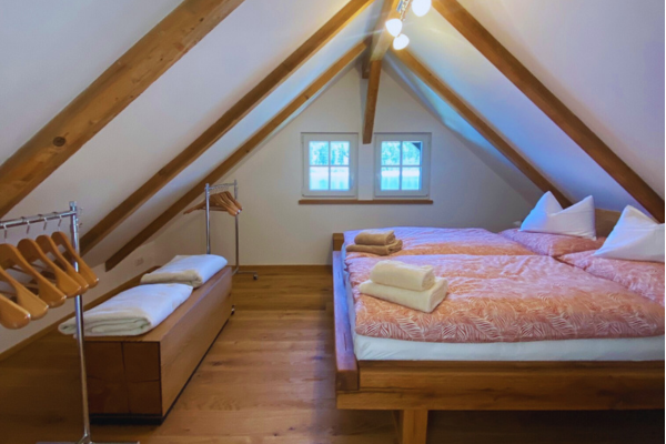 Schlafzimmer mit Seeblick